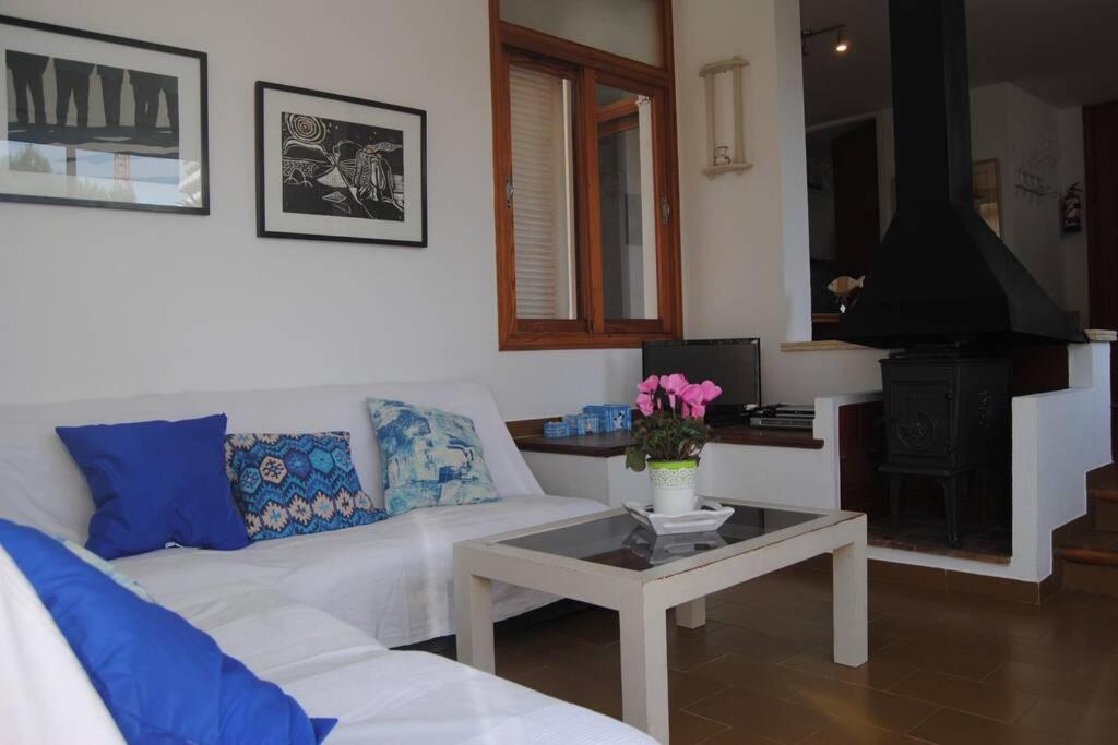 La Miranda Villa Cala de Sant Vicenc Buitenkant foto