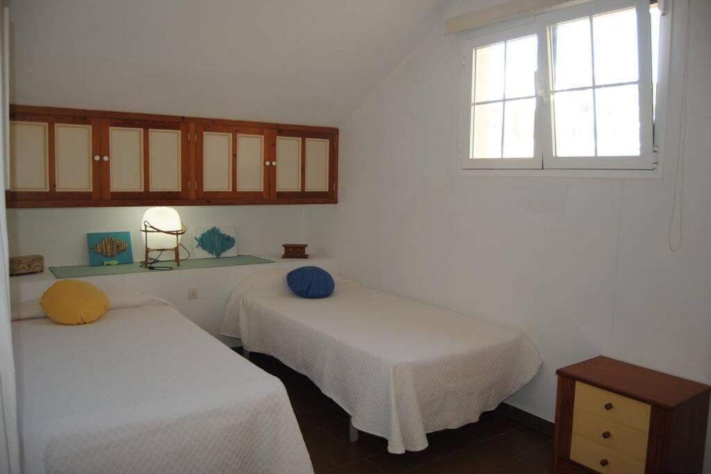 La Miranda Villa Cala de Sant Vicenc Buitenkant foto